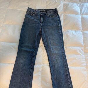Eddie Bauer, Curvy High-Rise, Bootcut, Medium rinse, Size 4